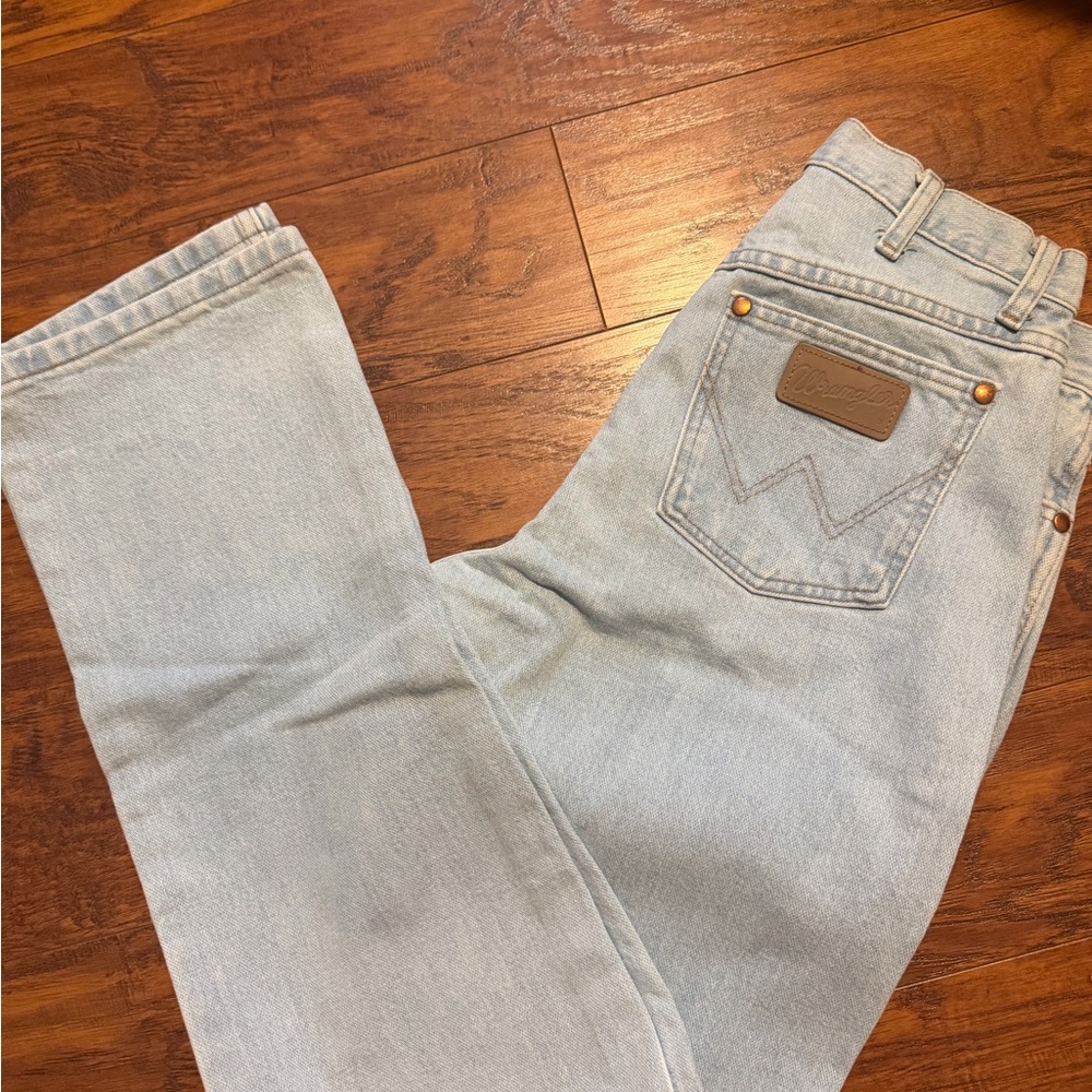 Wrangler Men's Light Denim Straight Jeans